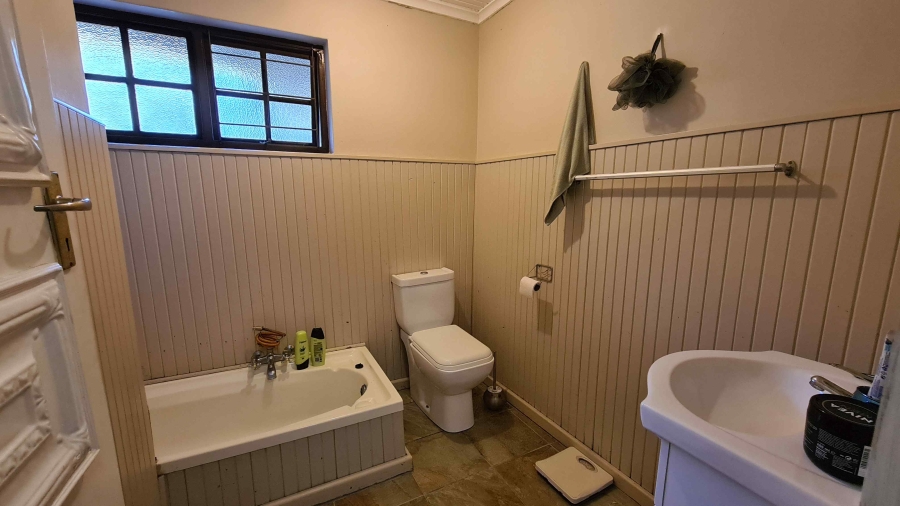 6 Bedroom Property for Sale in Blue Bend Eastern Cape